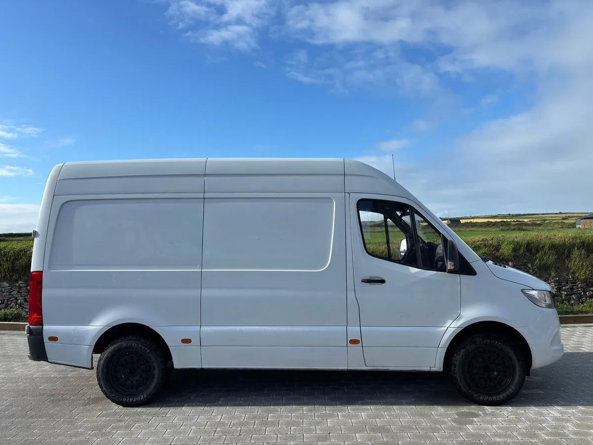 2022 Mercedes Sprinter MWB CDI 319 - Image 3
