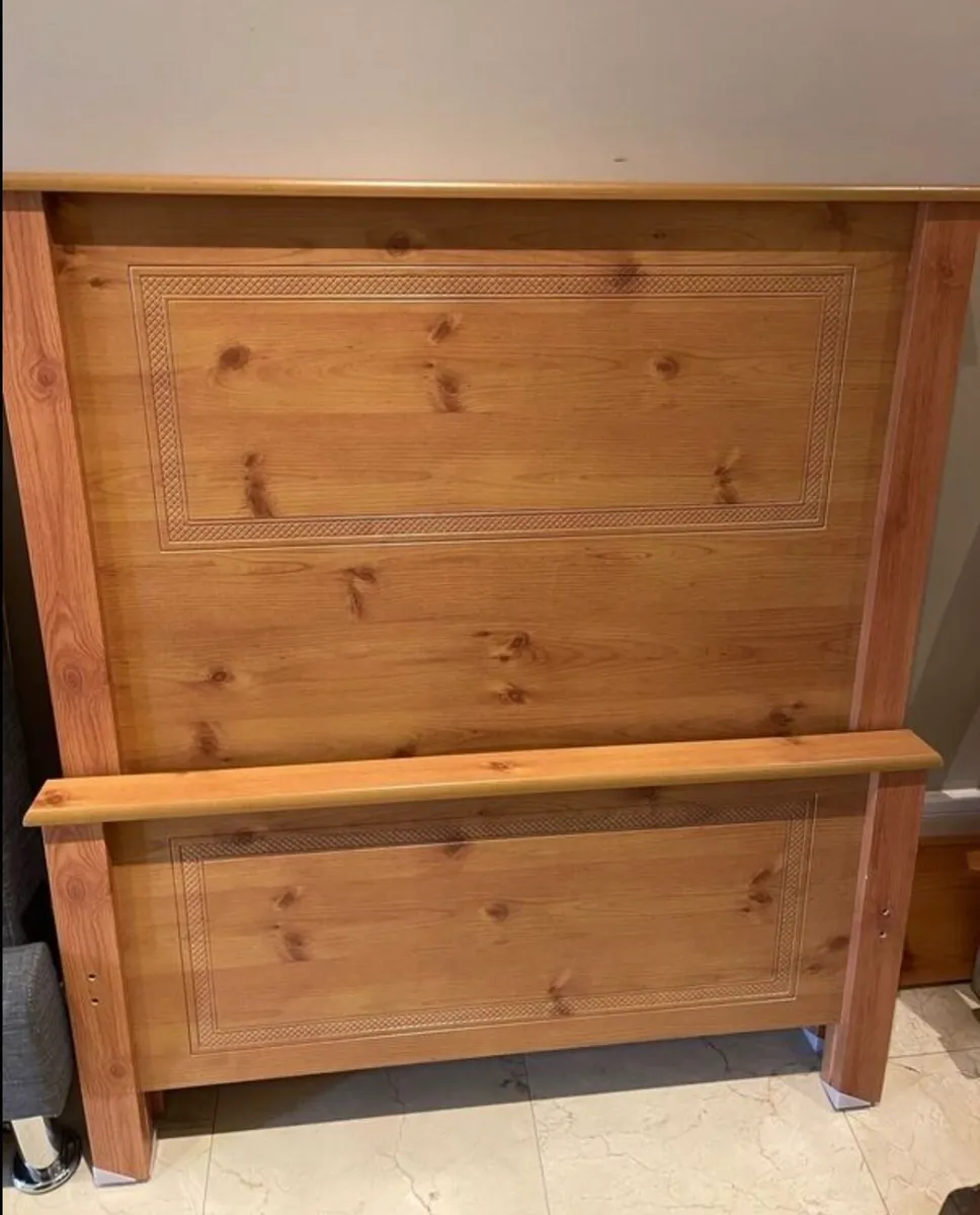 As New - Stunning Solid Single Wooden Bed - Image 3