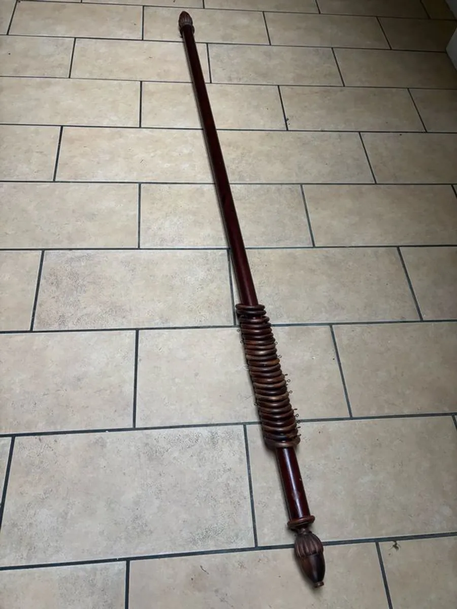 Wooden Curtain pole with Rings & Brackets - Image 1
