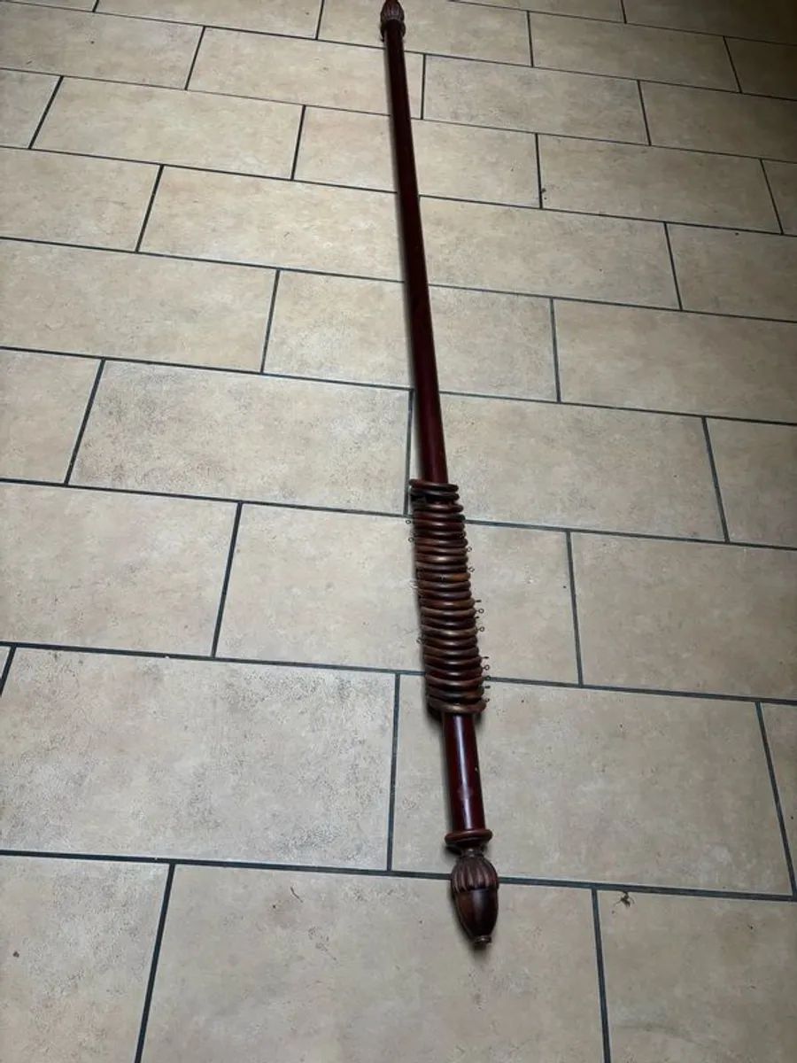 Wooden Curtain pole with Rings & Brackets - Image 2