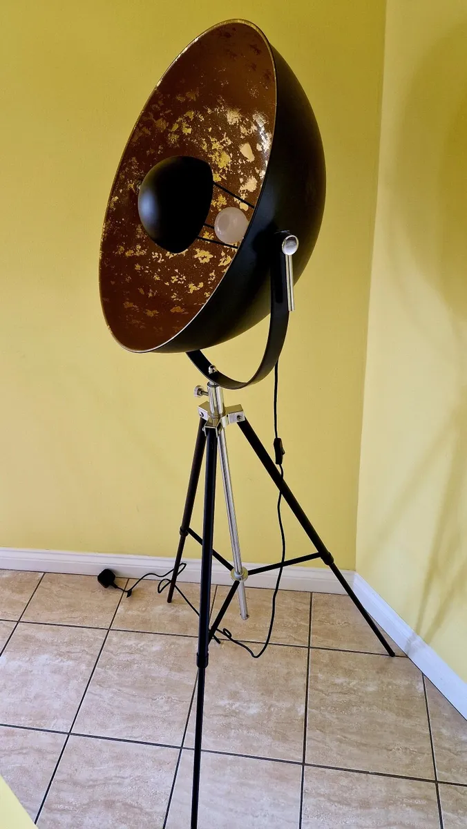 Retro Jupiter Floor lamp - Image 1