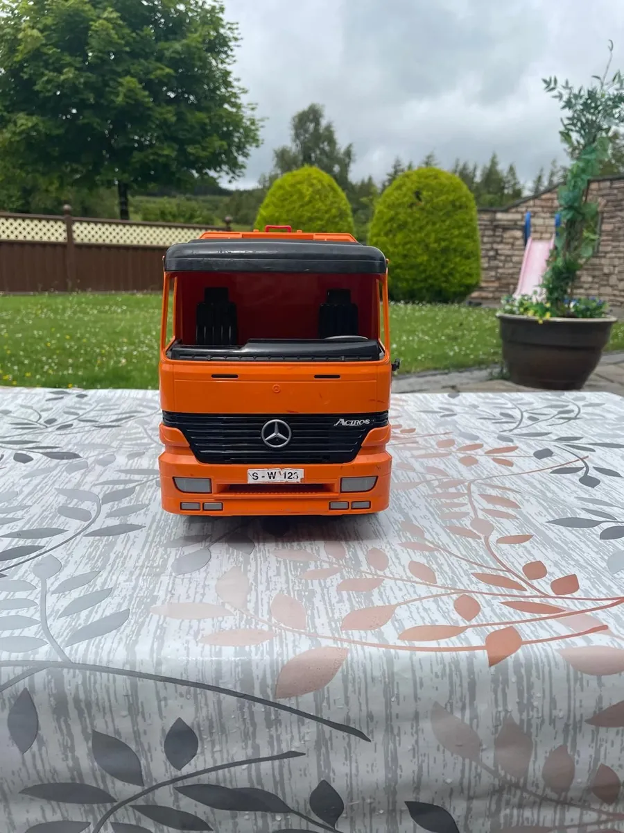 Bruder trucks - Image 2