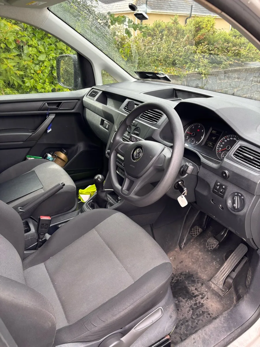 VW Caddy - Image 2