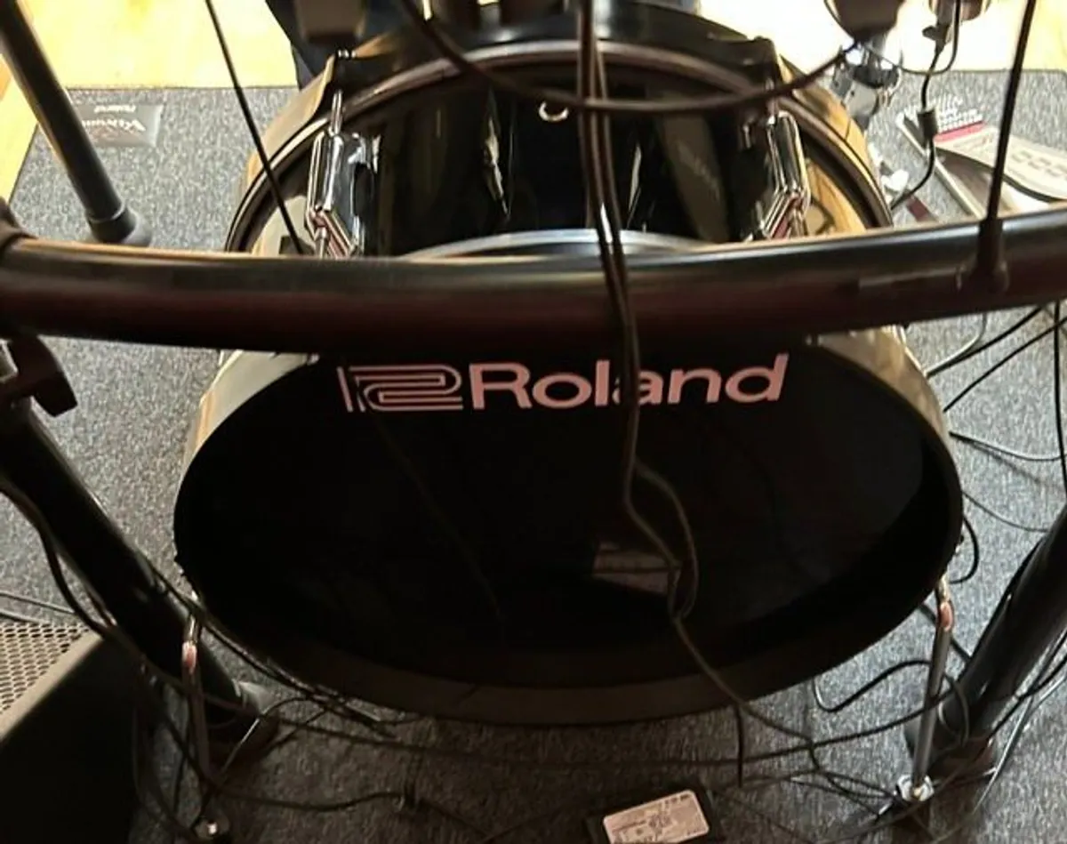 Roland V51 v-drum based kit, as new - Image 4