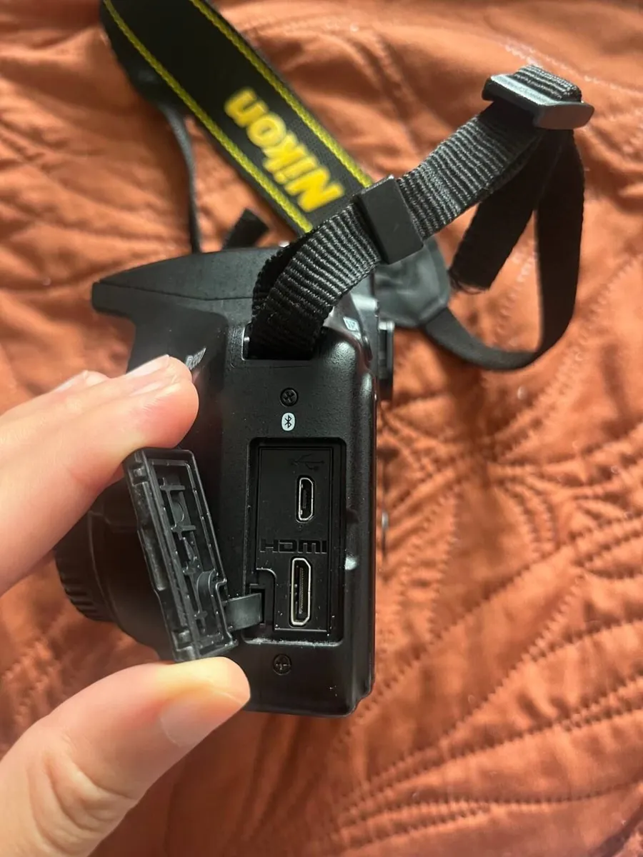 Nikon D3500 - Image 2