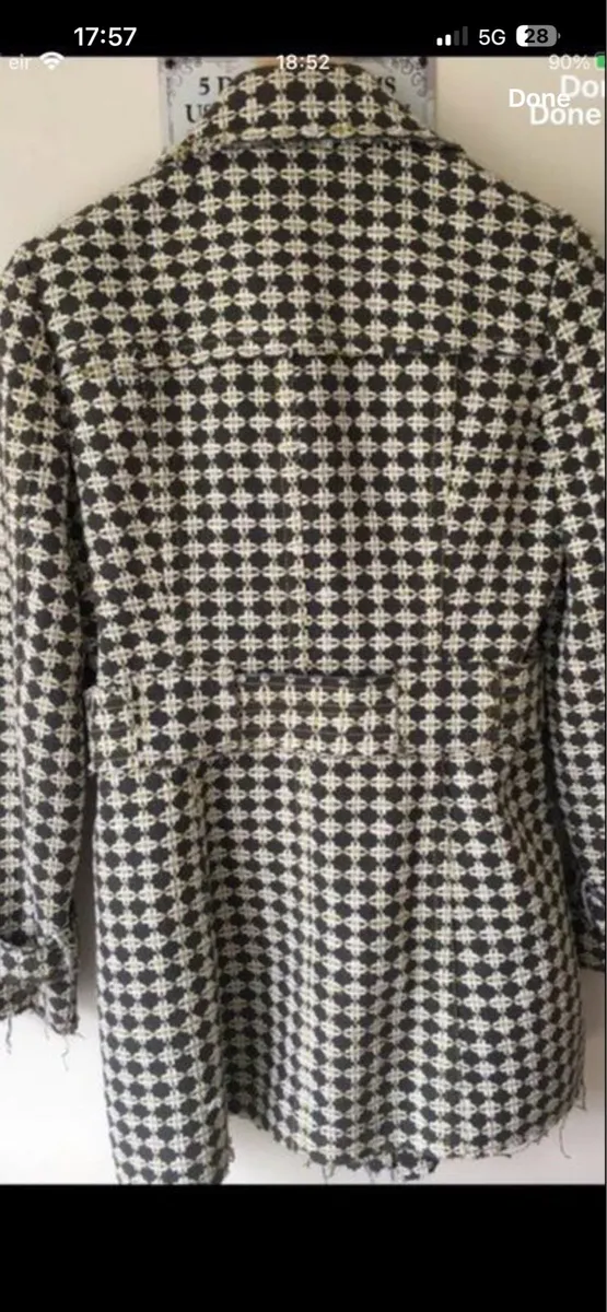 Ladies stunning heavy coat size 6/8 €25 - Image 2