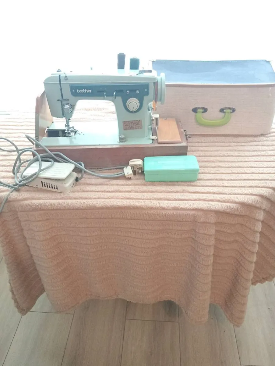 Brother sewing machine - Image 4
