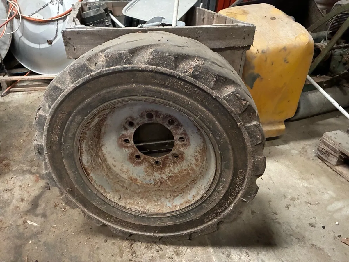 Wheels for skid steer loader - Image 4