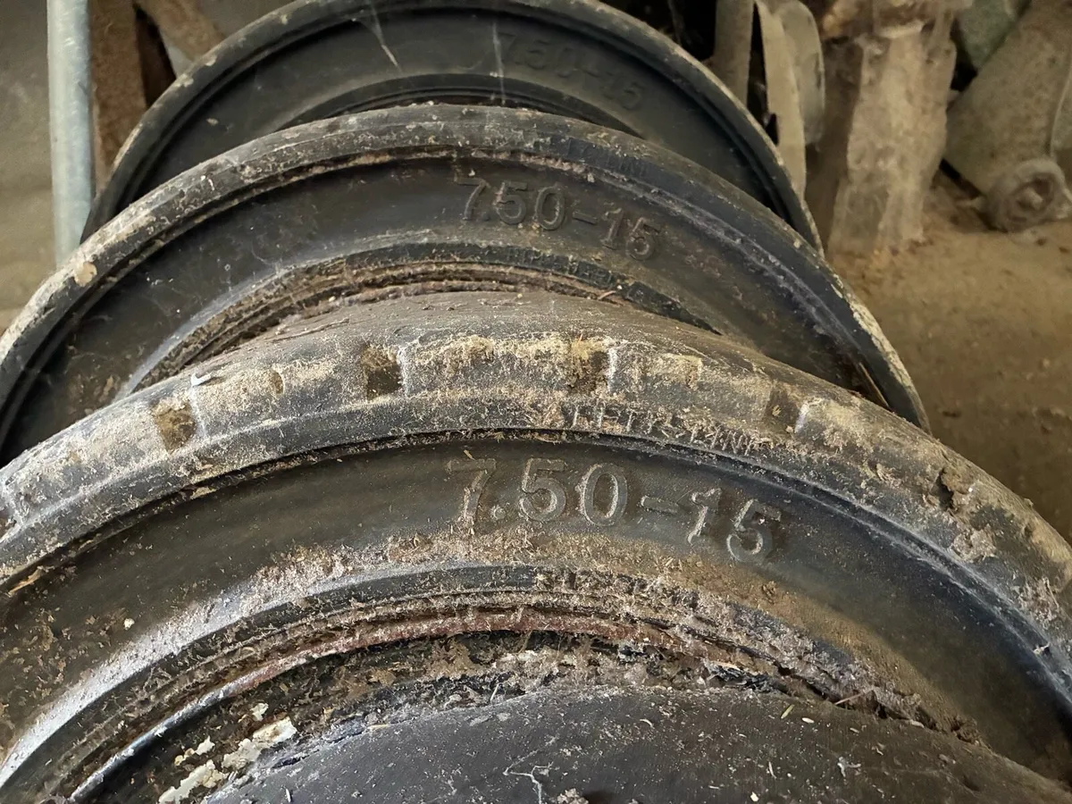 Wheels for skid steer loader - Image 1