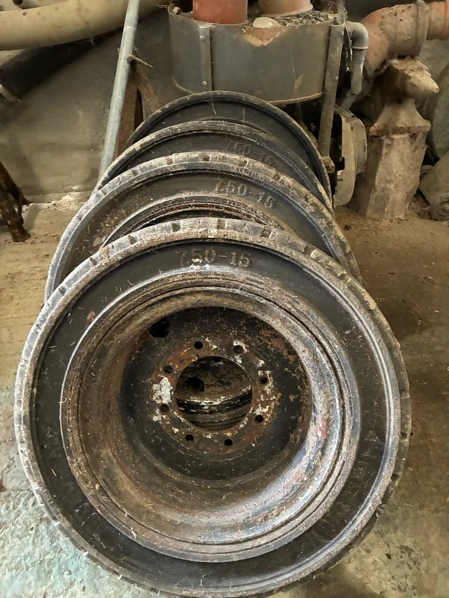 Wheels for skid steer loader - Image 2