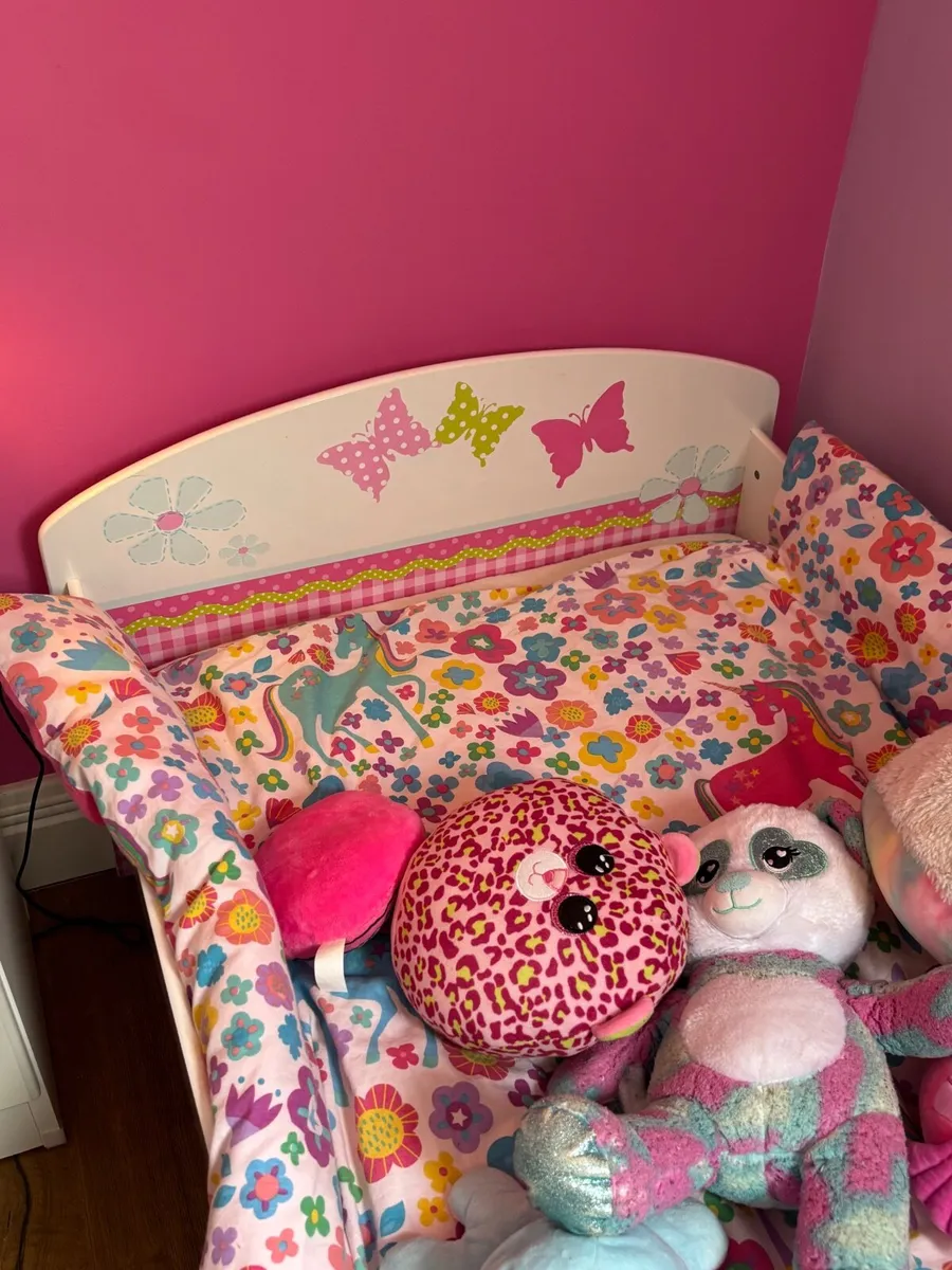 Toddler bed - Image 1