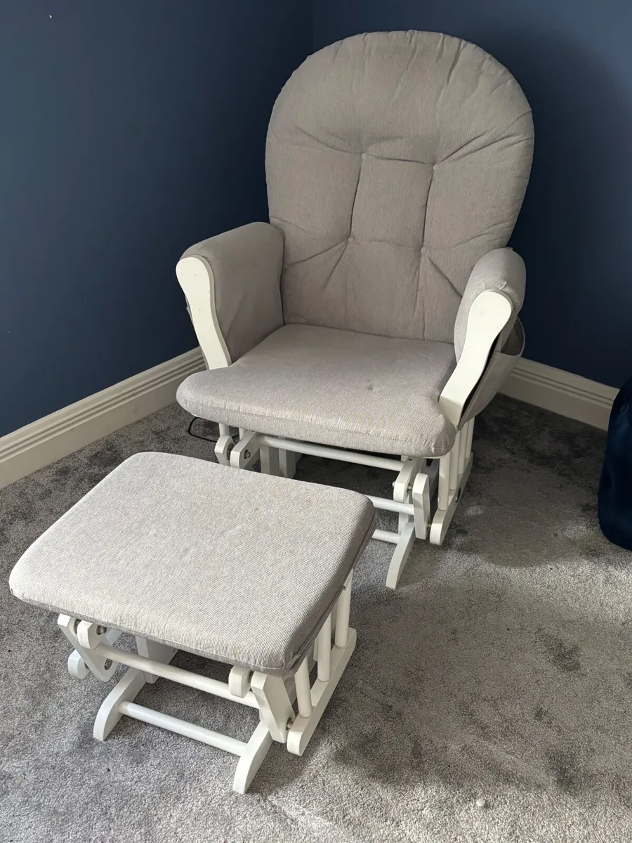 Nursing chair - Image 2
