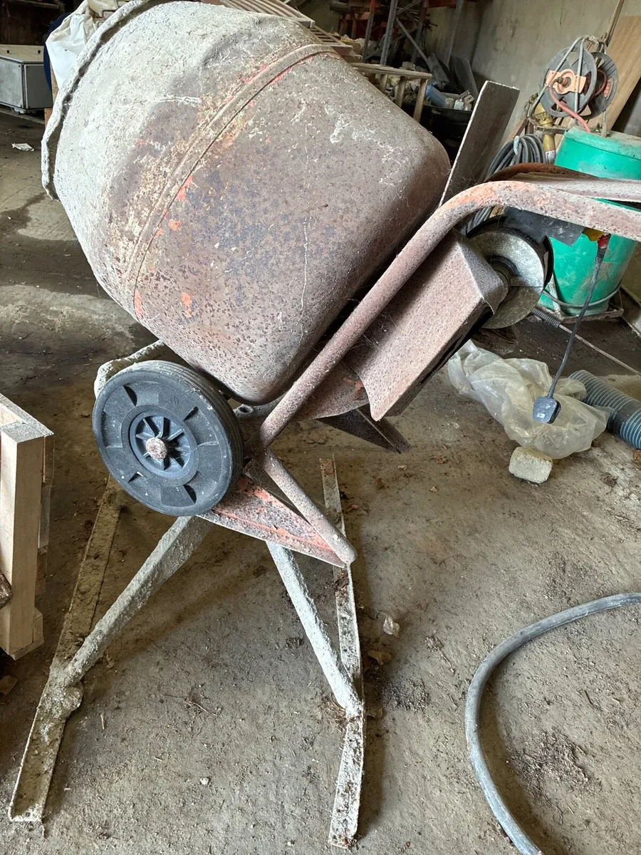 Cement mixer for sale - Image 1