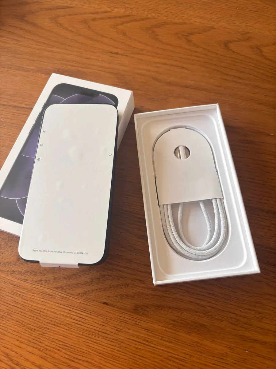 iphone 17e 256gb Brand new - Image 1
