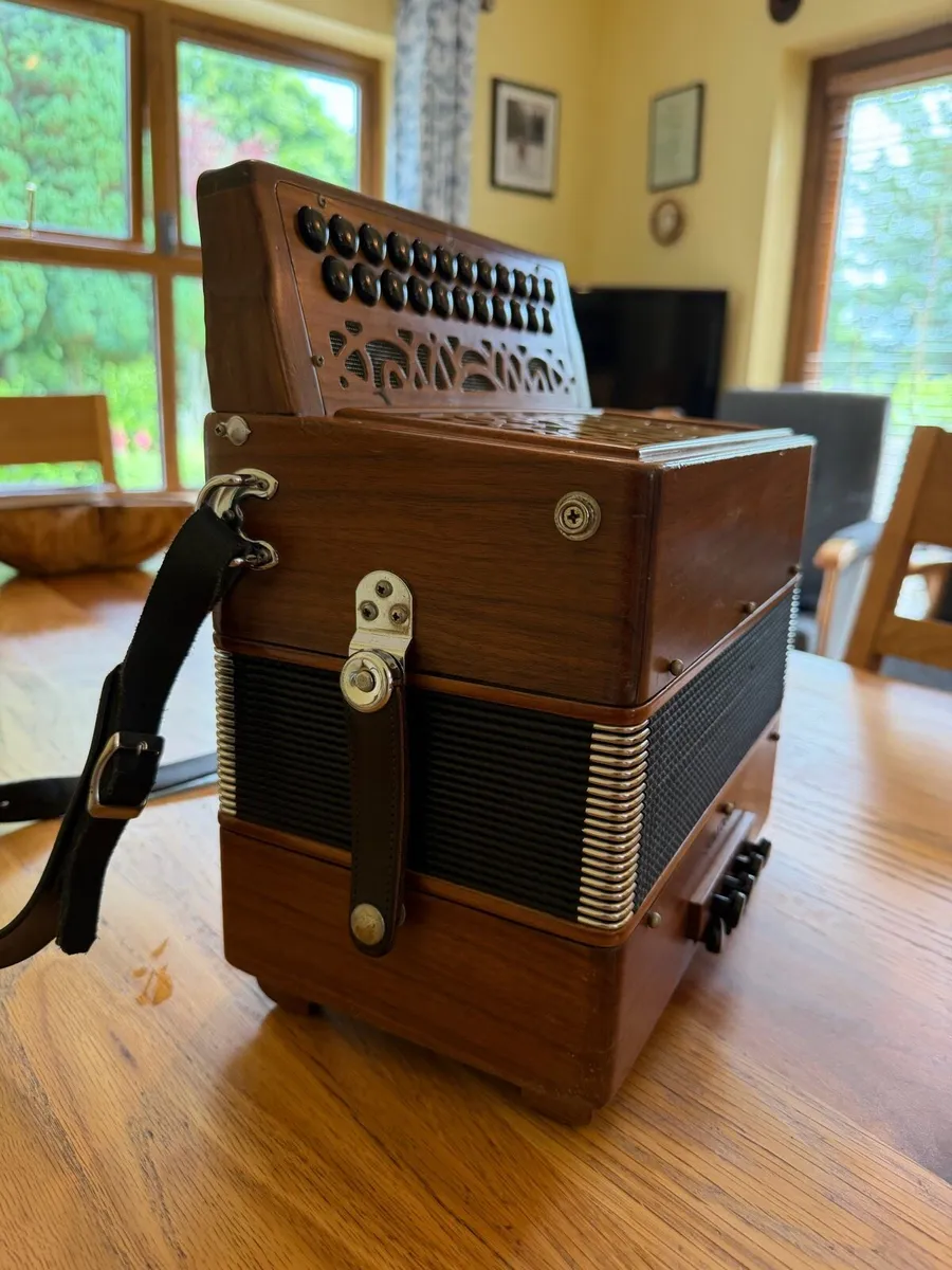 Beltrami Button Accordion B/C 3 Voice - Image 3