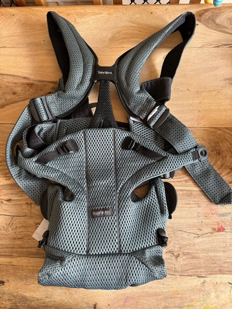 Baby Bjorn baby carrier - Image 1
