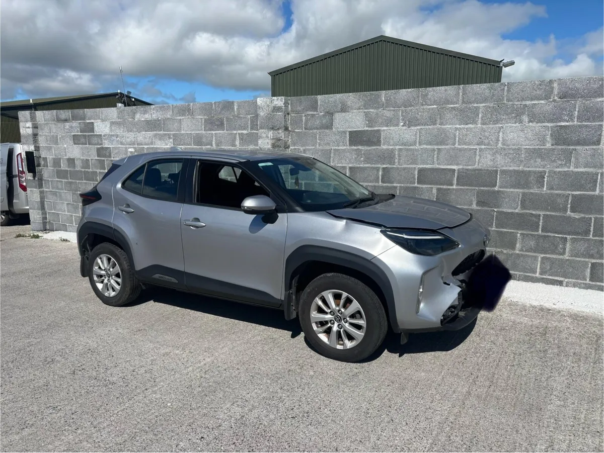221 Toyota Yaris cross 1.5 hybrid for sale - Image 1