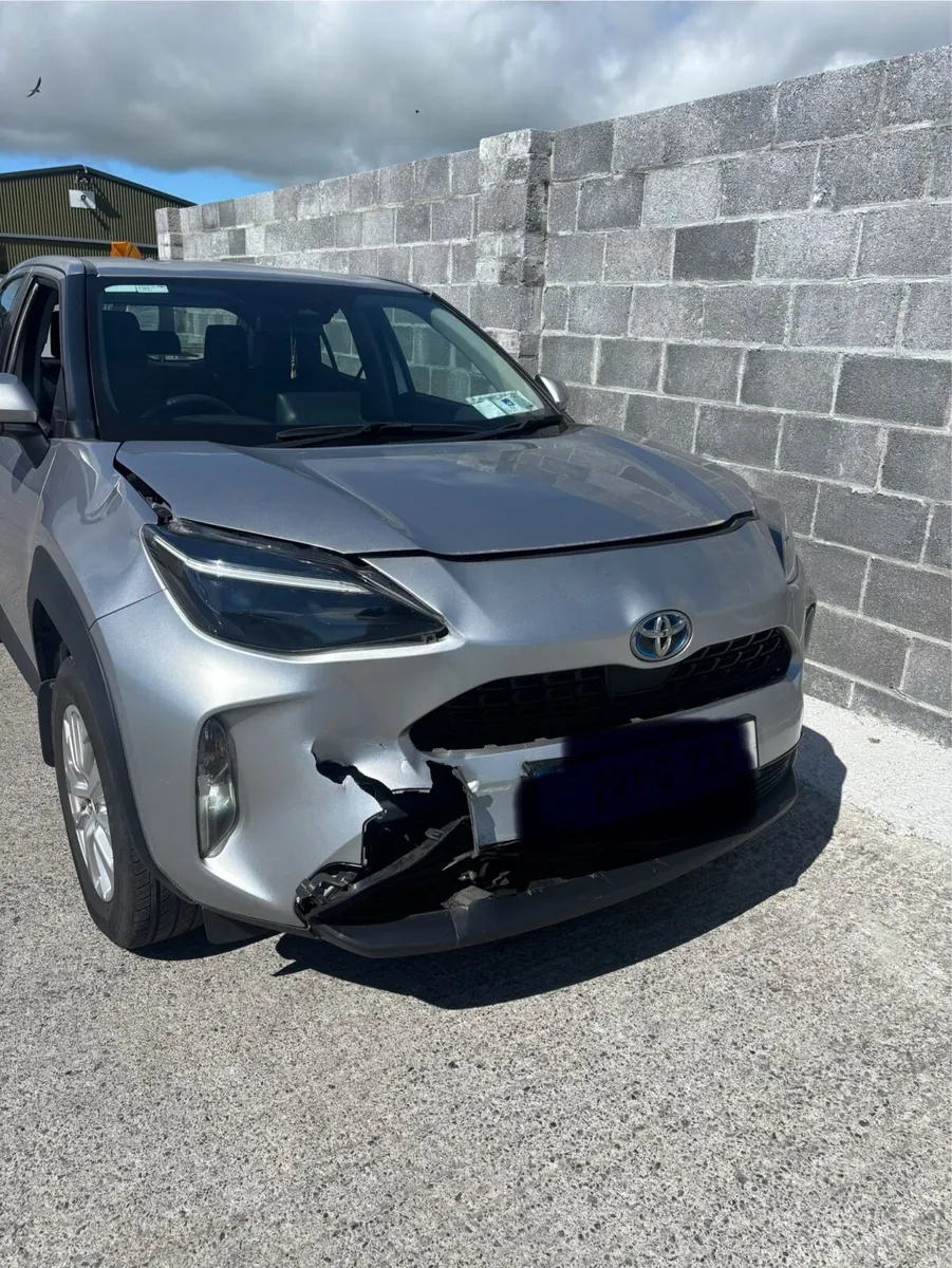 221 Toyota Yaris cross 1.5 hybrid for sale - Image 4