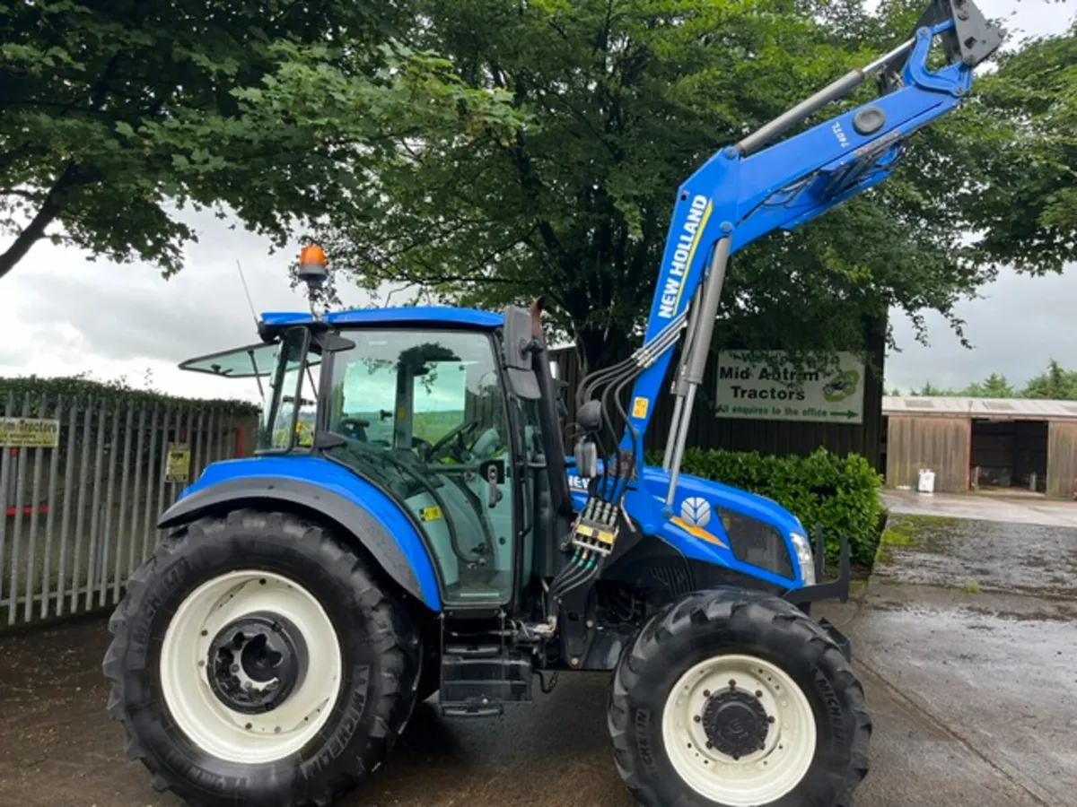New Holland T5.105 D/C c/w 740TL Loader - Image 1