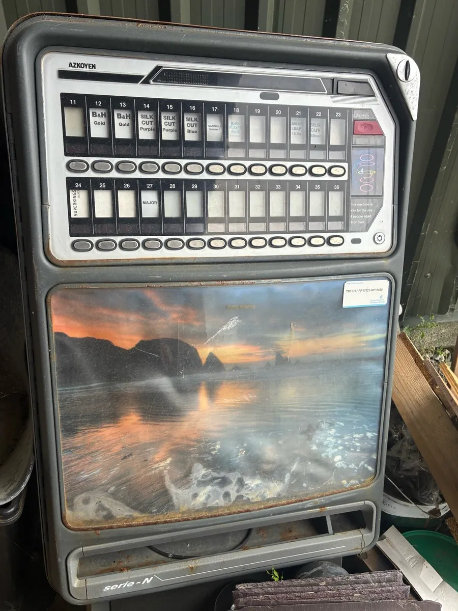 Cigarette machine