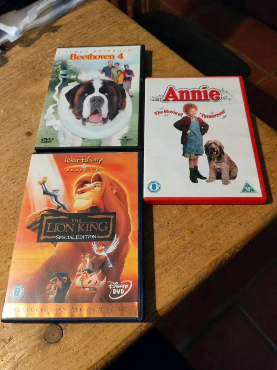 3 Dvds, great condition, The Lion King, Beethoven, - Image 1