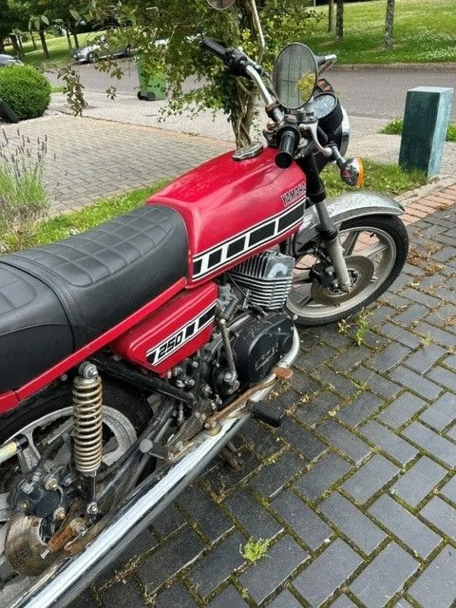 YAMAHA RD 250 1977 - Image 1