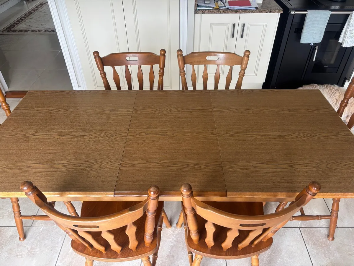 Extendable Kitchen Table and 6 chairs - Image 4