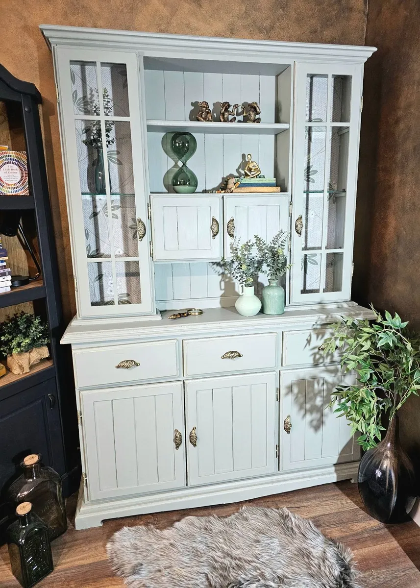 Kitchen dresser - Image 1
