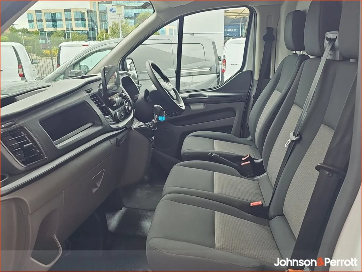 Ford Transit Custom Trend Long Wheelbase - Image 3