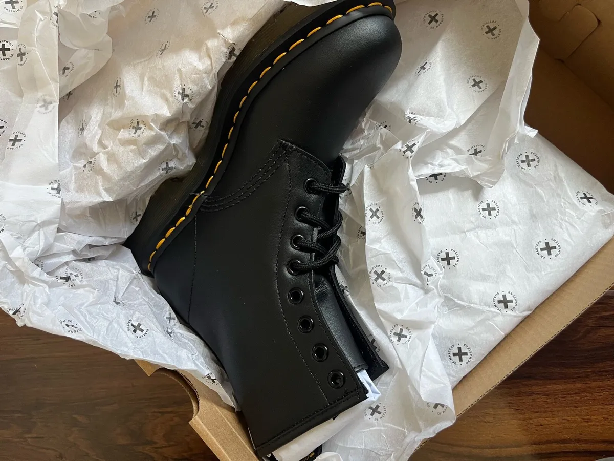 Dr. Martens Women - Image 2