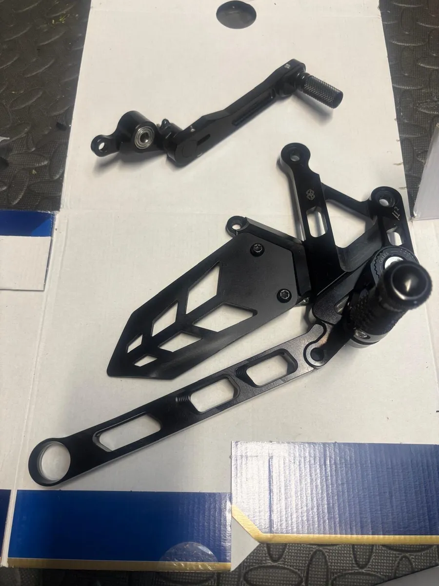 Gilles  mt 10 /m1 rear sets levers - Image 3