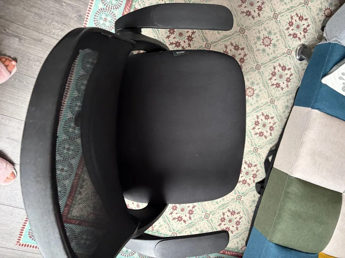 Desk chair - Image 1