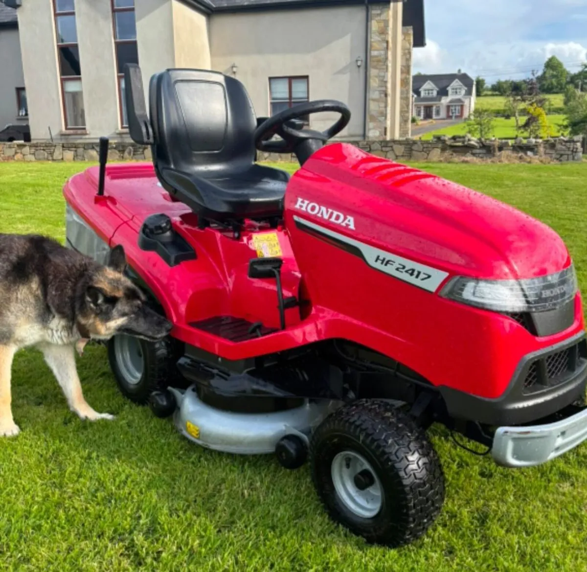 Ride on mower - Image 1