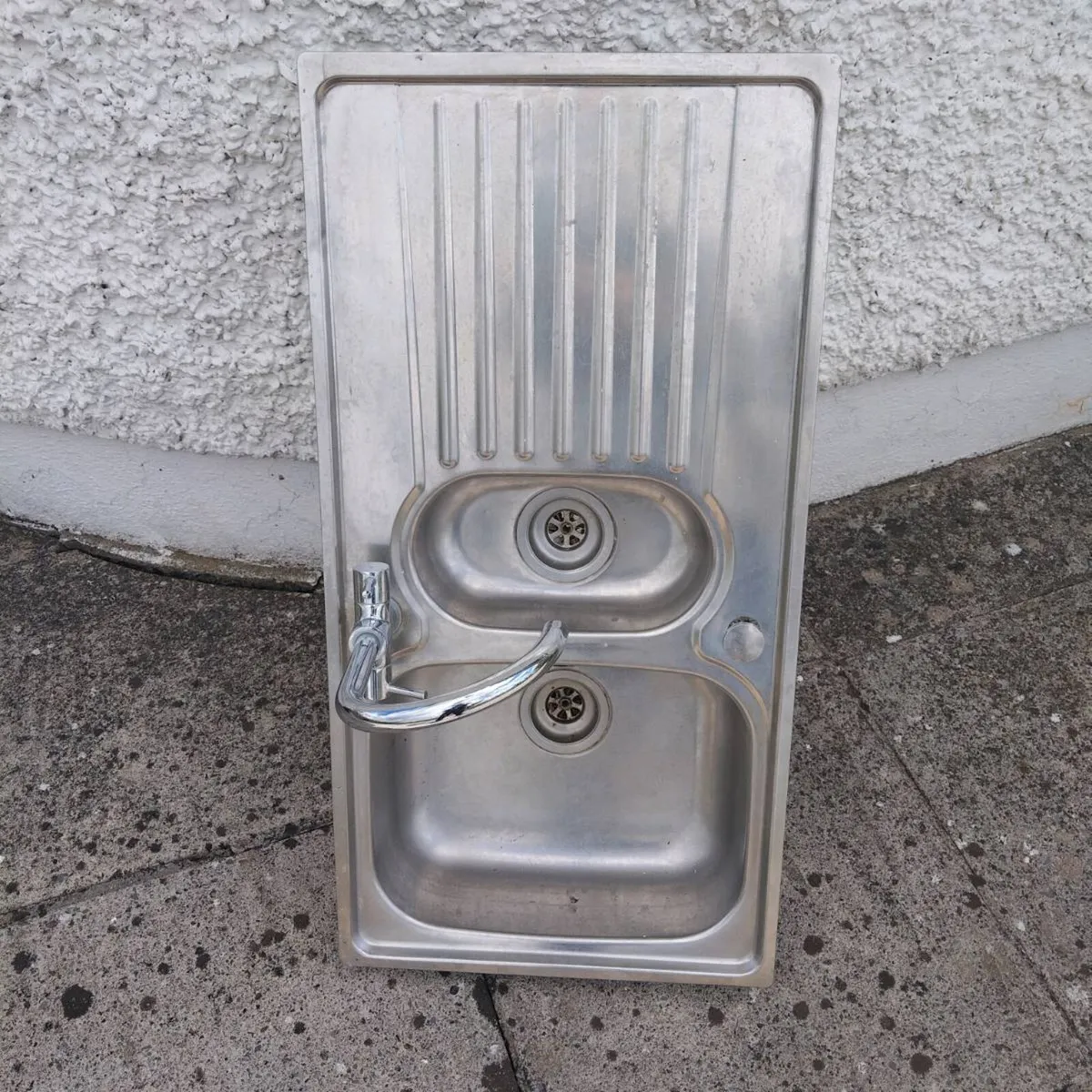 SINK AND FITTINGS - Image 1
