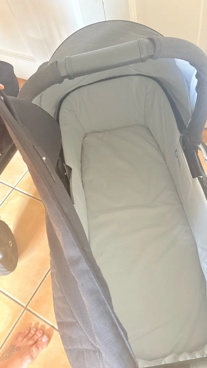 pram/stroller - Image 4