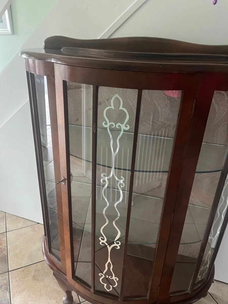 Vintage China cabinet - Image 2