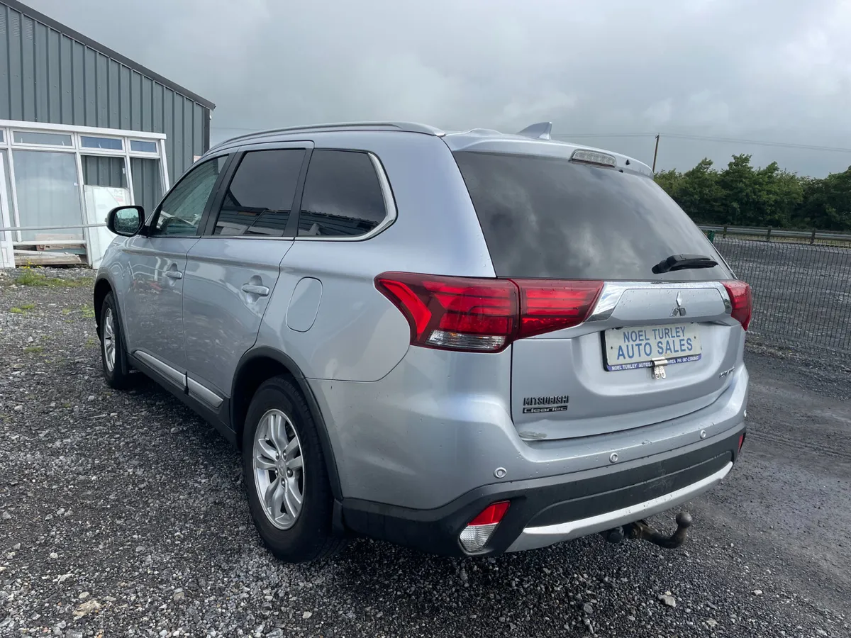 171 Mitsubishi  Outlander  Commerical - Image 4