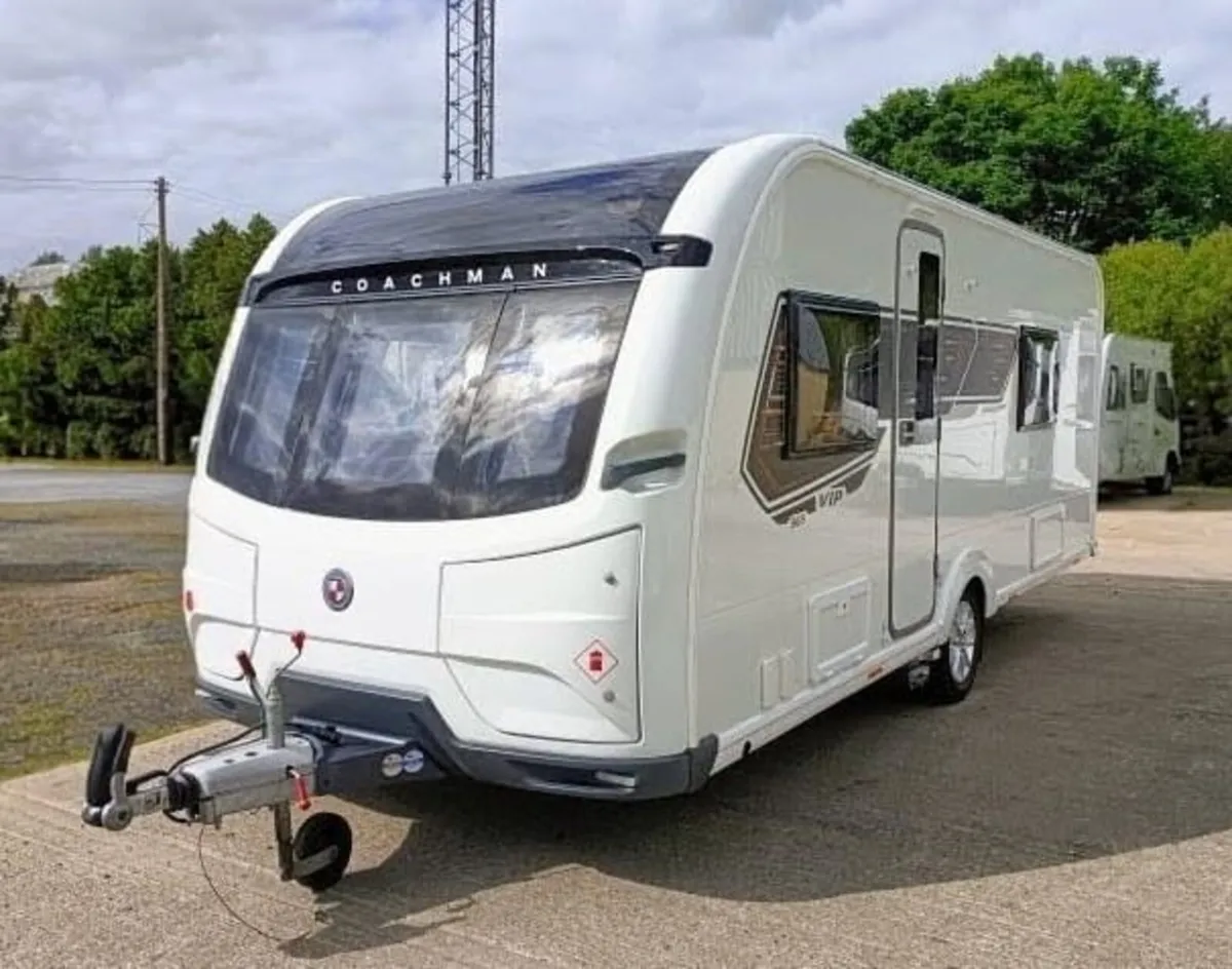2021 COACHMAN VIP 565 - Image 2