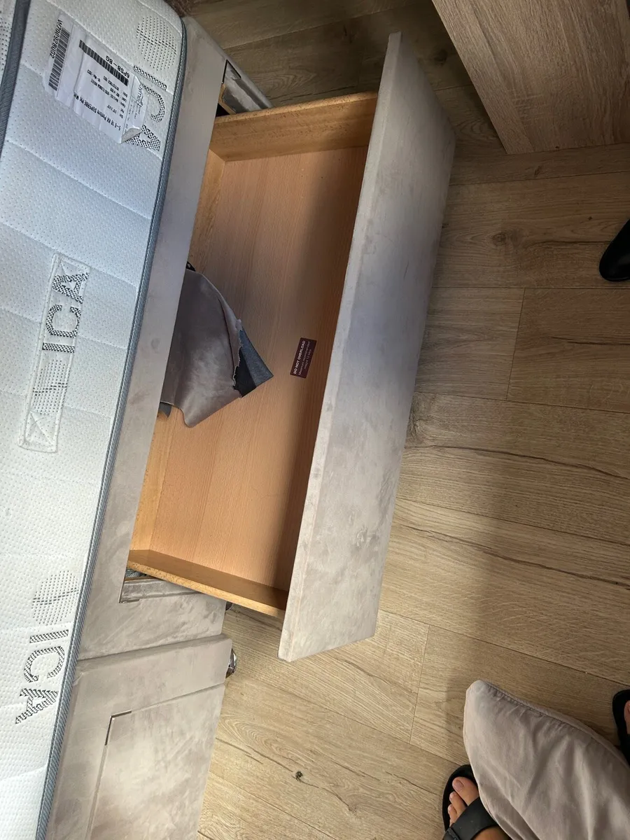 Kings size bed good quality mattress - Image 2