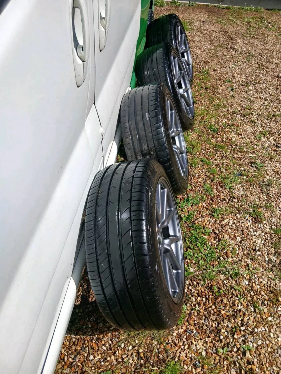 Tesla model 3 alloys and aerocaps - Image 4