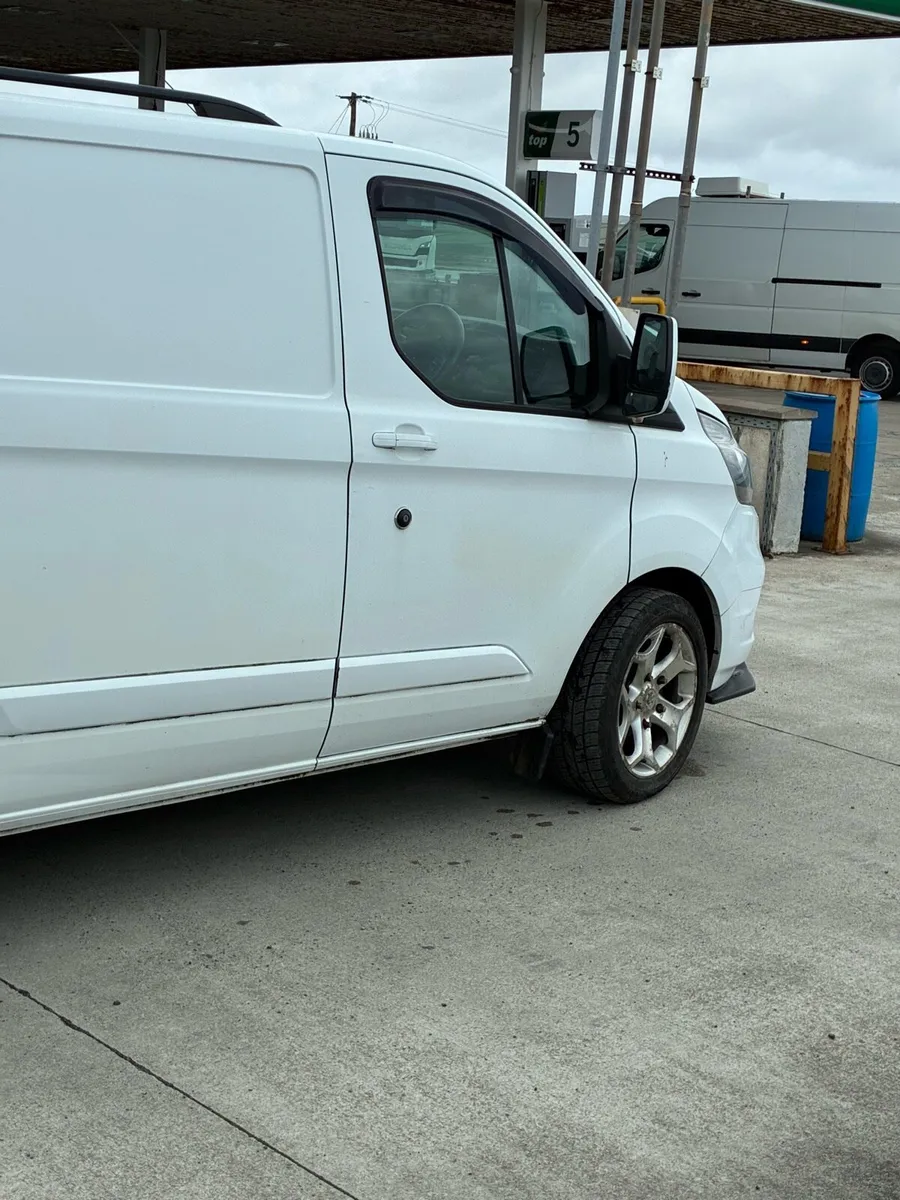 Van - Image 4
