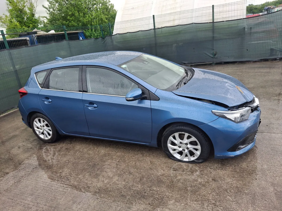 2017 Toyota Auris    Automatic - Image 1