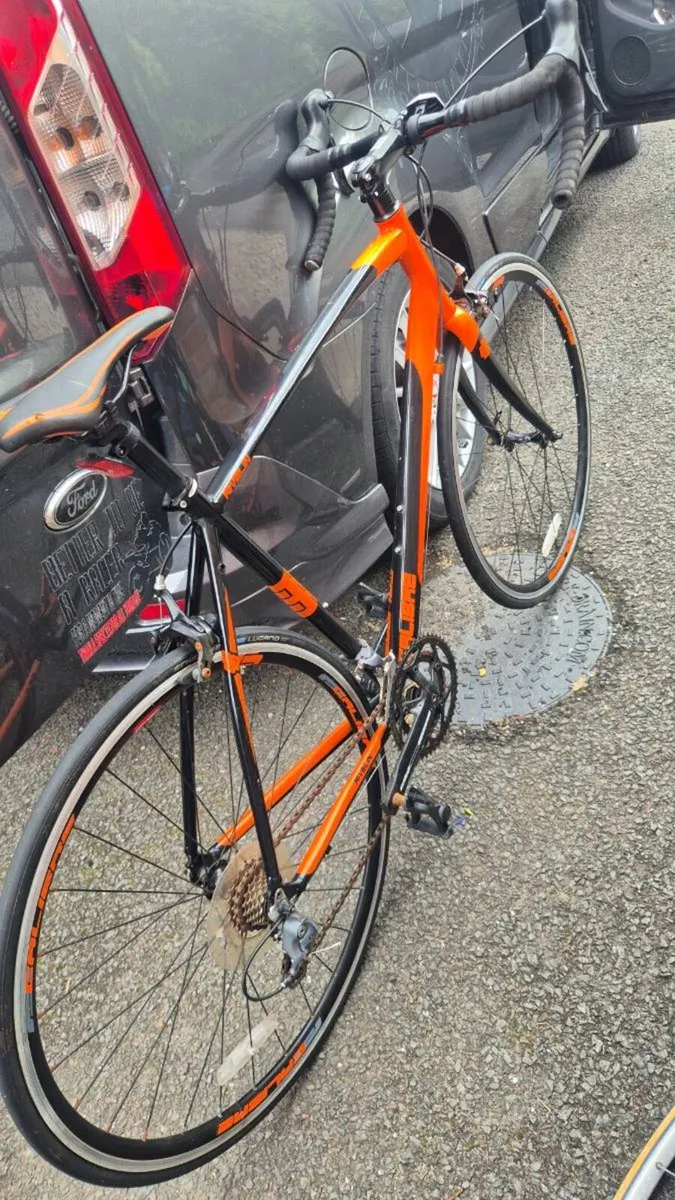Road racing bike - Image 2