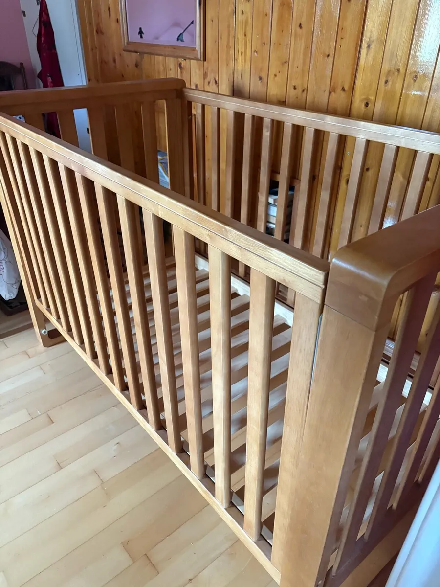 Cot - baby / toddler - Image 2