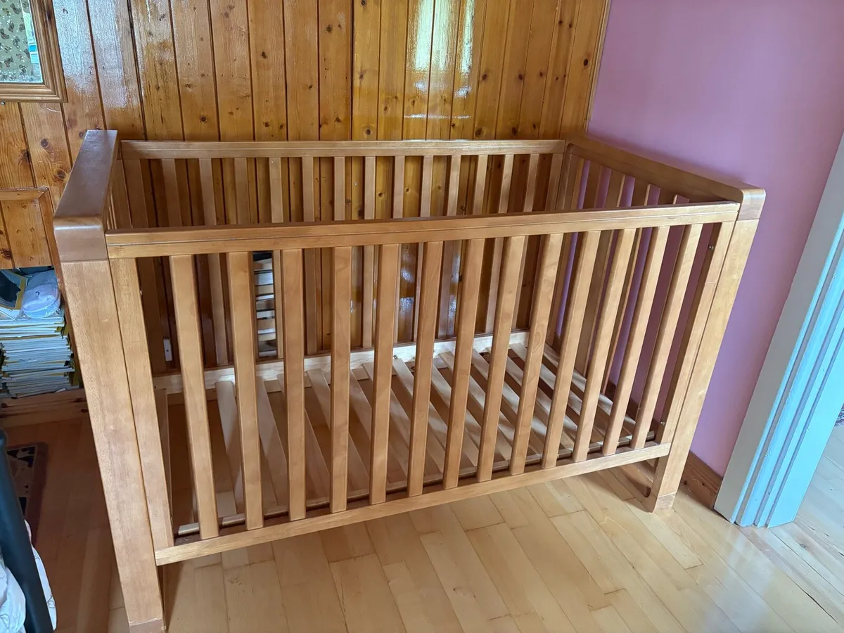 Cot - baby / toddler - Image 3