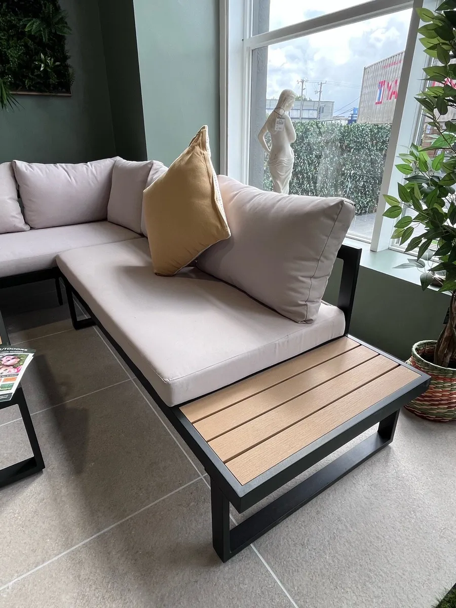 Amalfi Corner Lounge Set - Image 3