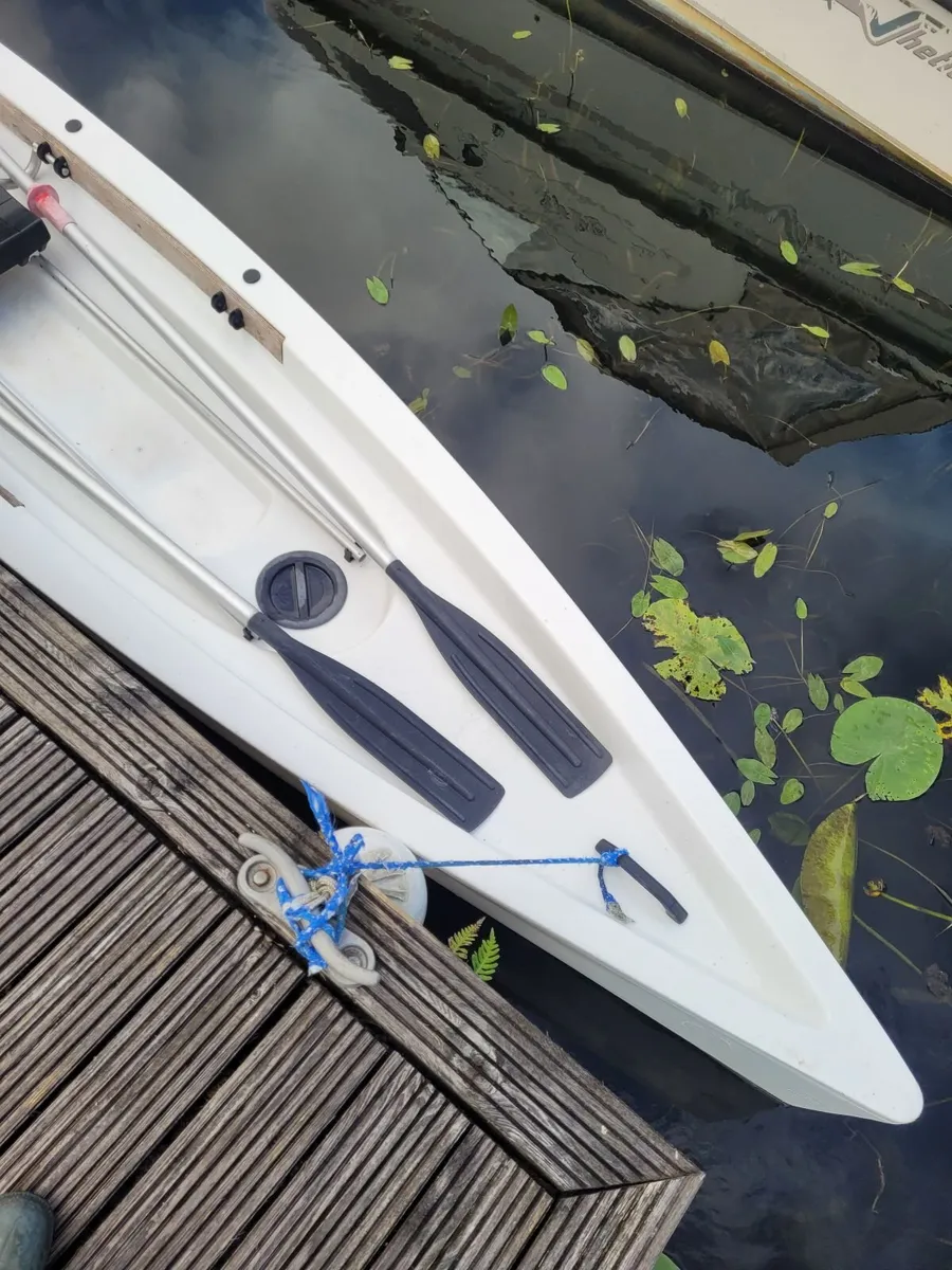 Yole rowing boat - Image 1