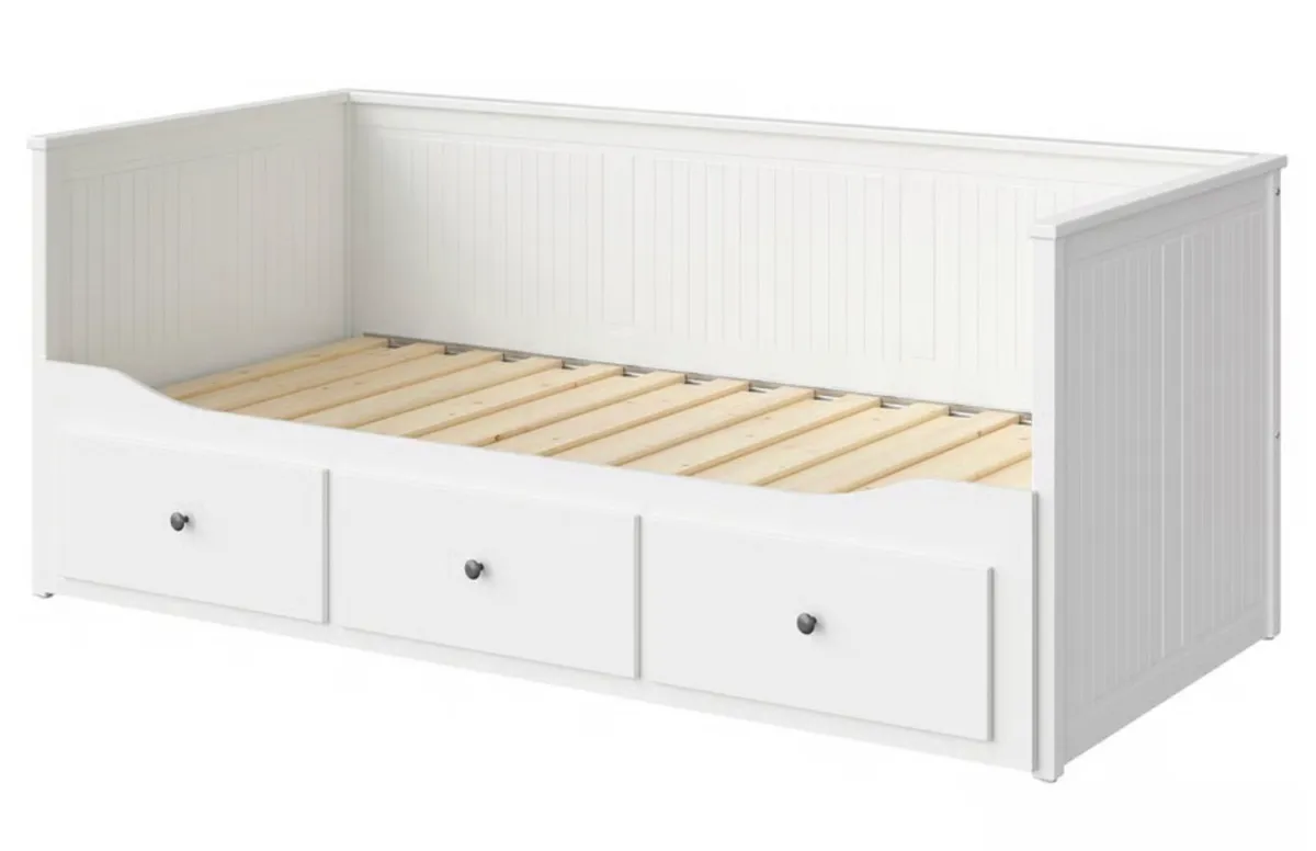 Bed frame - Image 1