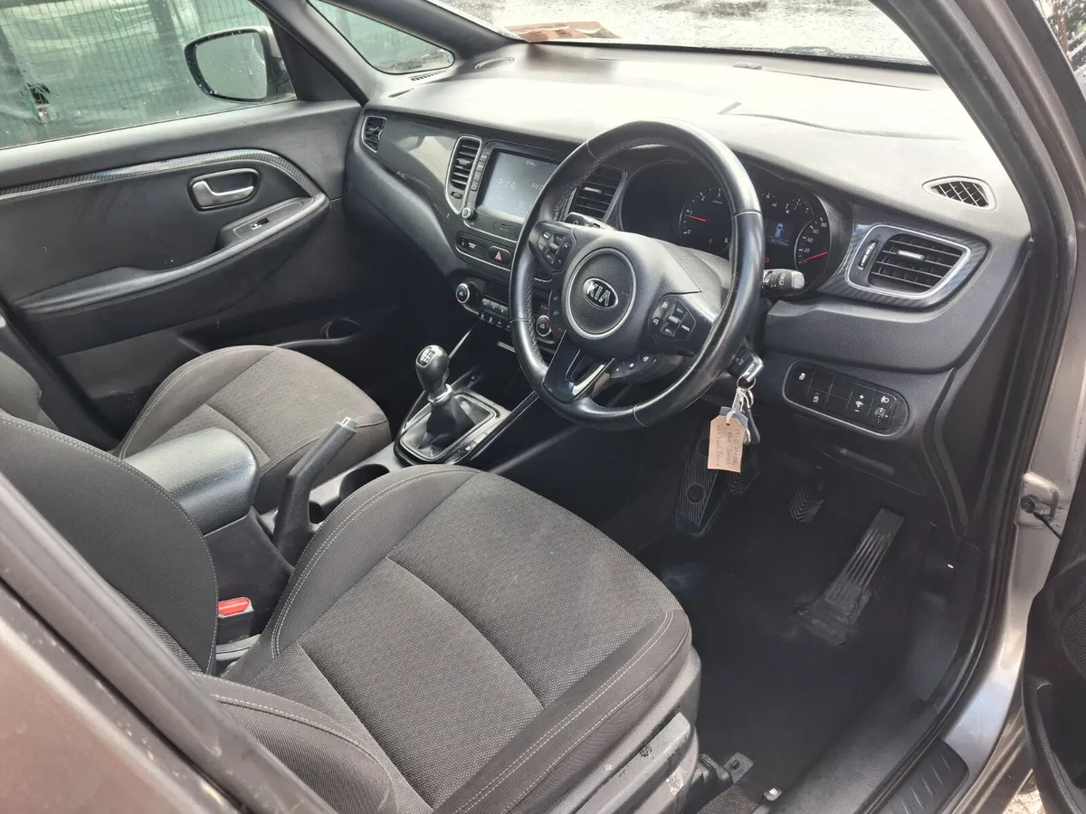 2017 Kia Carens  7 seater    7 seater - Image 4