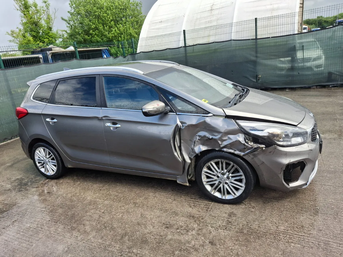 2017 Kia Carens  7 seater - Image 2